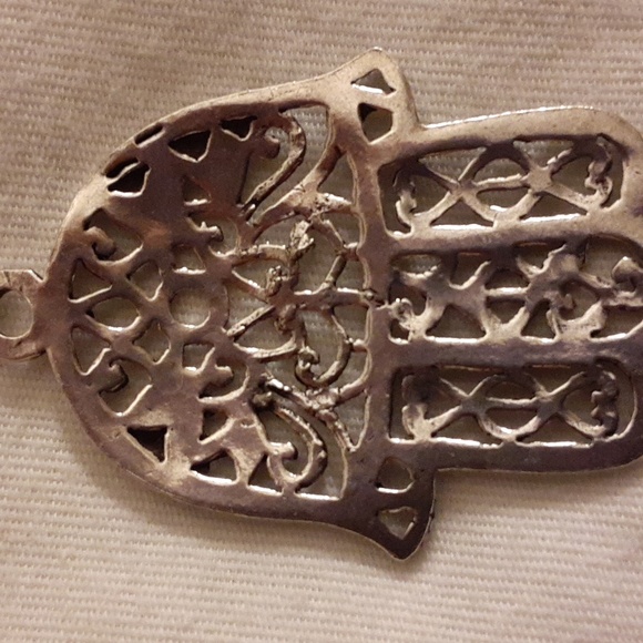 Sterling silver hamsa /hand of Fatima pendant - Picture 2 of 6